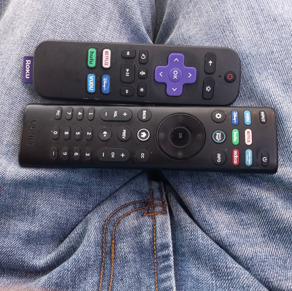 24 inch Vizio roku smart TV